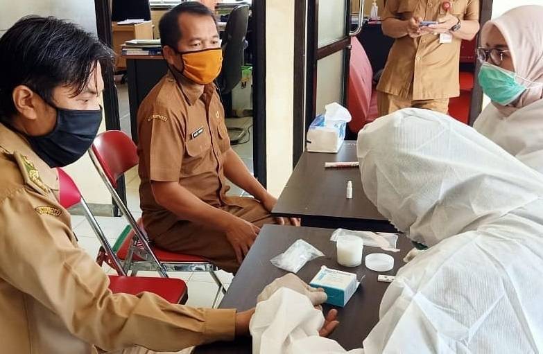 Pemeriksaan Covid 19 pada ASN dan Tenaga Honorer dengan menggunakan Rapid Test